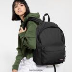 Eastpak JPRZL103 バックパック オフィスの外 黒