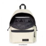 Eastpak JPRZL104 バックパック パッド入りパックル ムートンホワイト - 画像 (2)