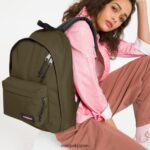 Eastpak JPRZL127 バックパック オフィスの外 アーミーオリーブ