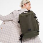 Eastpak JPRZL149 バックパック テカムm cnnctカーキ