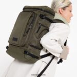 Eastpak JPRZL155 バックパック テカムトップ cnnctカーキ