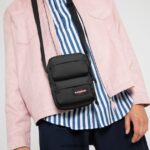 Eastpak JPRZL240 ショルダーバッグ 2倍になったもの 黒
