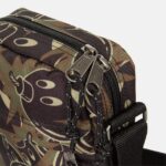 Eastpak JPRZL253 ショルダーバッグ それ 何百もの迷彩柄 - 画像 (6)