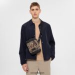 Eastpak JPRZL256 ショルダーバッグ それ cnnct リアルツリー迷彩柄 - 画像 (9)