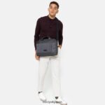 Eastpak JPRZL276 ショルダーバッグ に従う CNNCT アクセントグレー