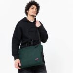 Eastpak JPRZL284 ショルダーバッグ テルファーショッパーM 緑 - 画像 (4)