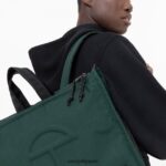 Eastpak JPRZL284 ショルダーバッグ テルファーショッパーM 緑 - 画像 (10)