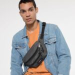 Eastpak JPRZL299 バッグ ドギーバッグ ブラックデニム ウルトラマリン