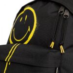 Eastpak JPRZL3 バックパック パッド入りパックル スマイリーグラフィティブラック - 画像 (4)