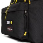 Eastpak JPRZL3 バックパック パッド入りパックル スマイリーグラフィティブラック - 画像 (5)