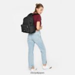 Eastpak JPRZL79 バックパック パッド入りパックル 黒 - 画像 (8)